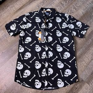 Monument Halloween Short Sleeve Button-Up-Size Large Skulls